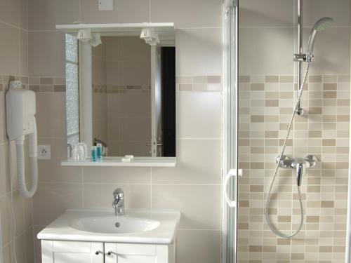 Logis Hotel Beaudon - Hotel Overview and Location