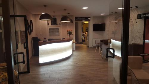 Logis Hotel Des Bourbons - Hotel Overview