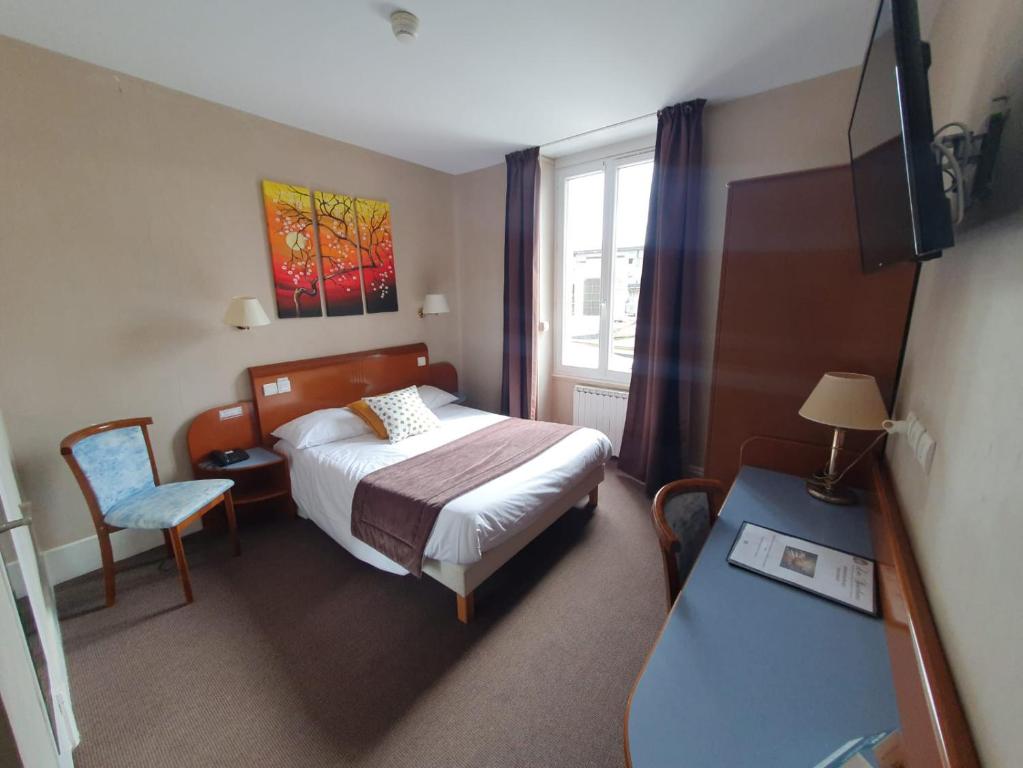 Logis Hotel Des Bourbons - Hotel Overview