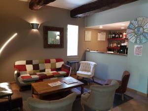 Logis Hotel La Ferme - Accommodations and Amenities