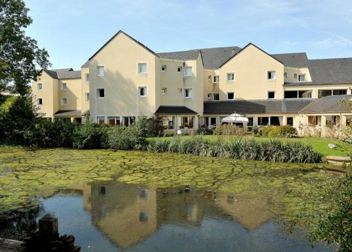 Logis Hôtel Le Relais Du Moulin - Hotel Location and Accessibility