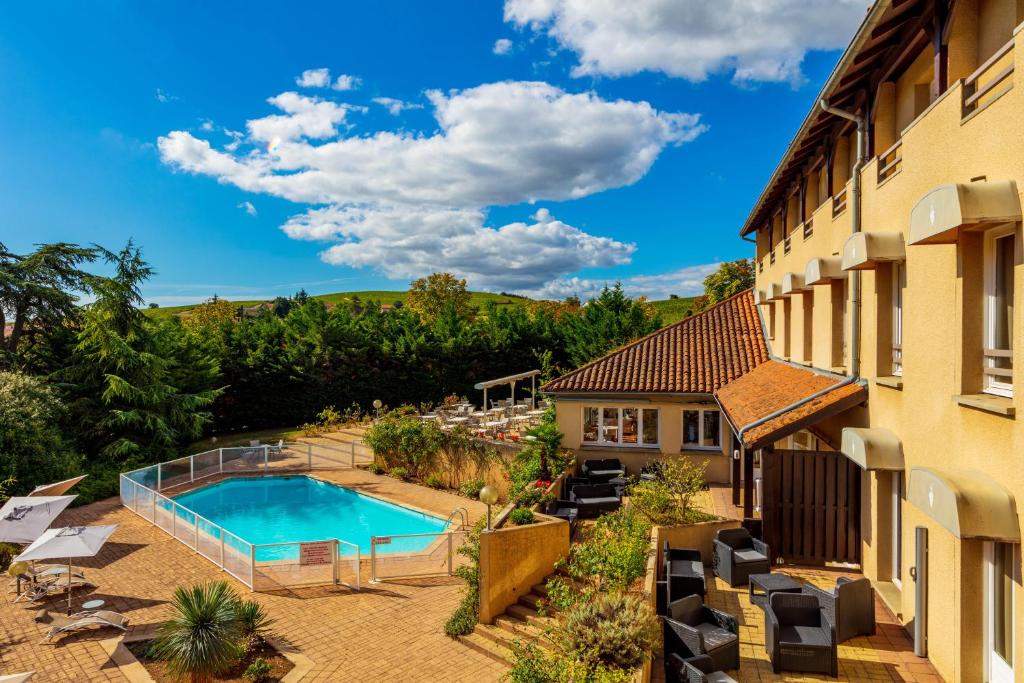 Logis Hotel Noemys Morgon - Overview of Logis Hotel Noemys Morgon