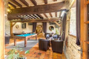 Logis Hotel Oasis - Hotel Overview and Features