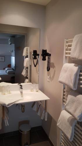 Logis Hotel of the Two Forts - Hotel Overview and Location