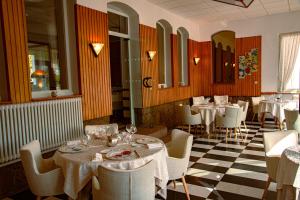 Logis Hotel & Restaurant of the Lakes - Hotel Overview and Location