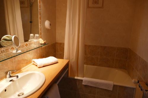 Logis La Rose Des Vents - Location and Accessibility