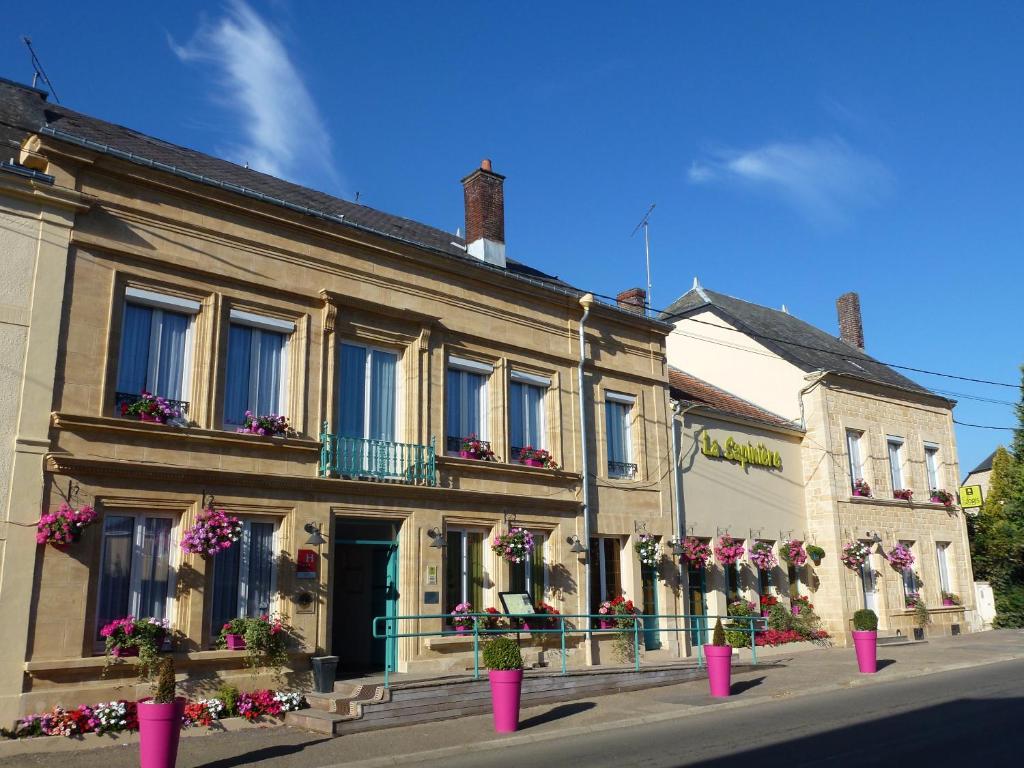 Logis La Sapinière - Hotel Overview