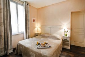 Logis Le Quai Fleuri - Hotel Overview