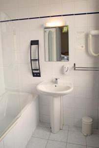 Logis Restaurant & Hotel At the 12 - Overview of Logis Restaurant & Hôtel À La 12