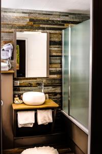 Logis The Red Horse - Hotel Overview and Location