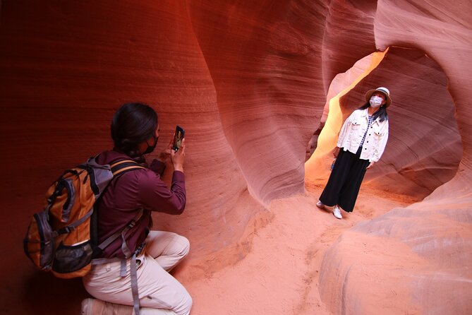 Lower Antelope Canyon Hiking Tour