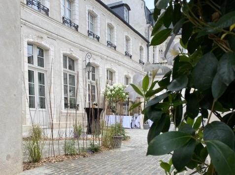 Loysel Le Gaucher Hotel - Hotel Overview