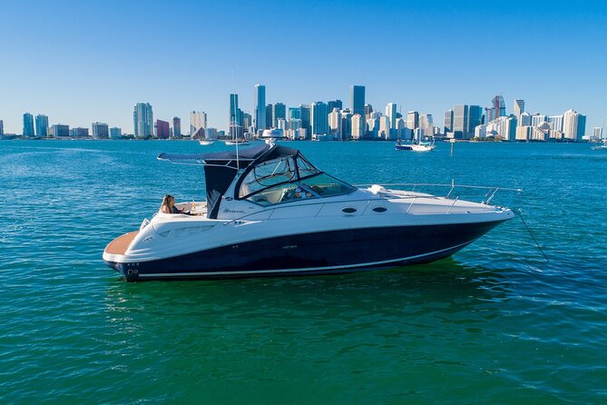 Miami Private Yacht Rental 2 to 4 Hours for 10 Ppl, Champagne