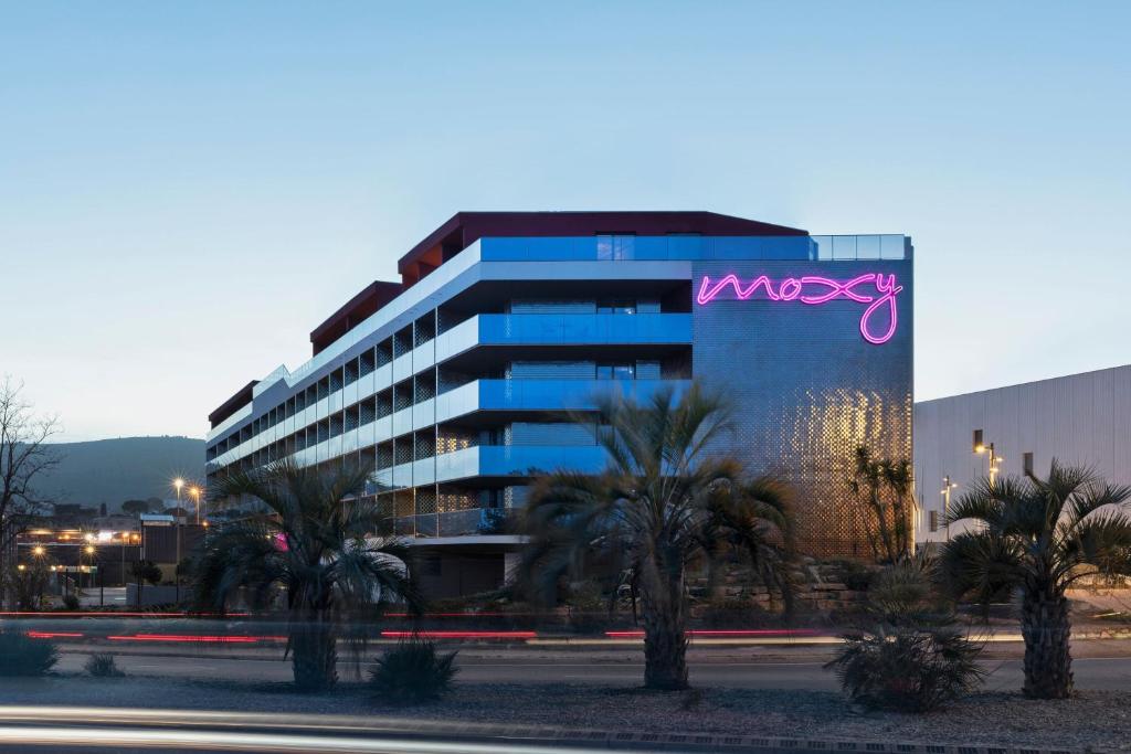 Moxy La Ciotat - Hotel Overview and Location