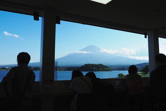 Mt. Fuji Fifth Station and Lake Kawaguchiko Private Tour by Car