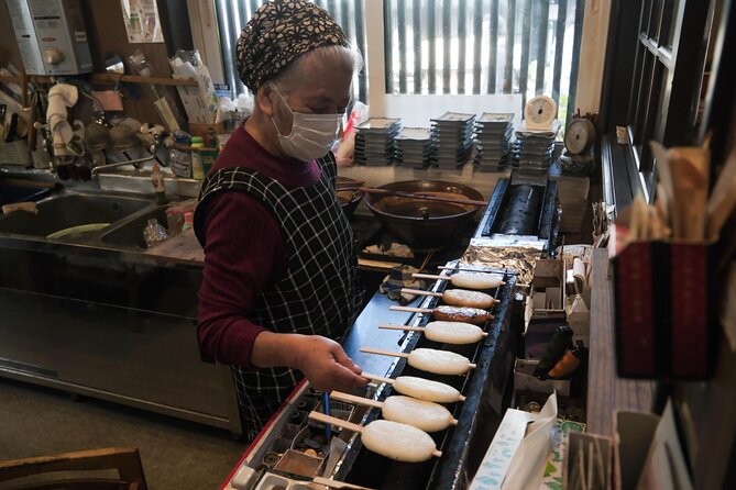 Nakasendo Post Town Trekking and Izakaya Hopping Tour