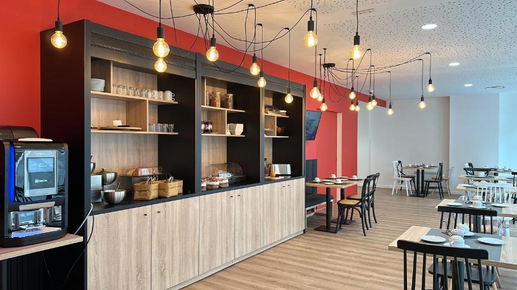 Nemea Appart Hotel Coliseum Amiens Centre - Property Overview and Location