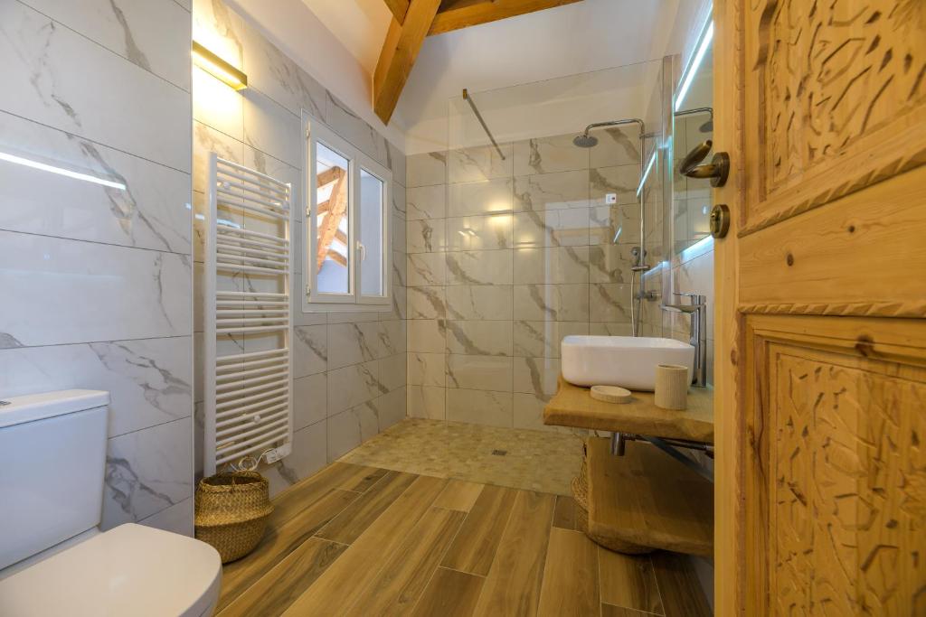 Ochji Di Mare Residence - Location and Accessibility