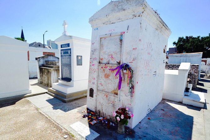 One Hour Saint Louis Cemetery Number One Walking Tour
