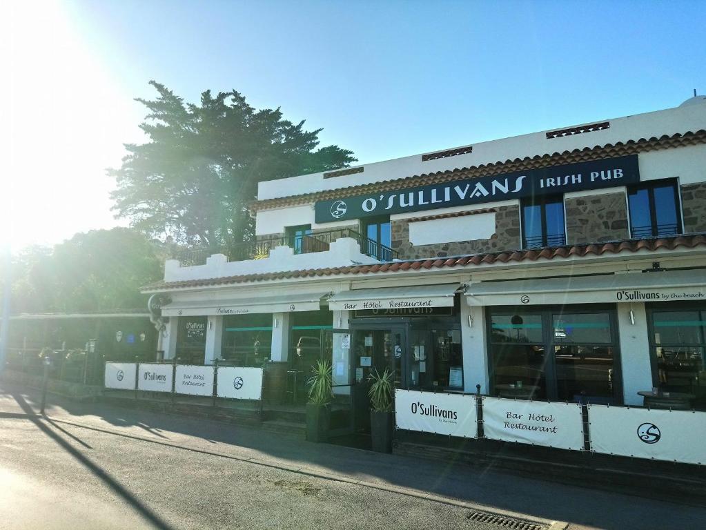 OSullivans Bar and Hotel - Property Overview and Location