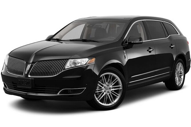 Private Arrival Transfer: Buffalo Niagara International Airport to Niagara Falls, New York