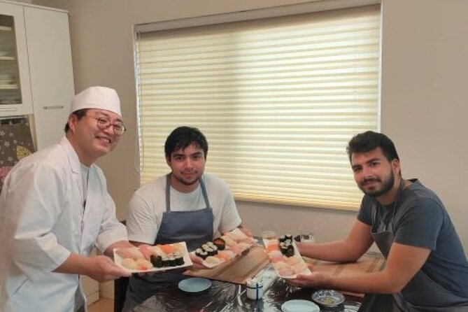 Private & Small Group 3 Types of Sushi Lesson & Supermarket Tour