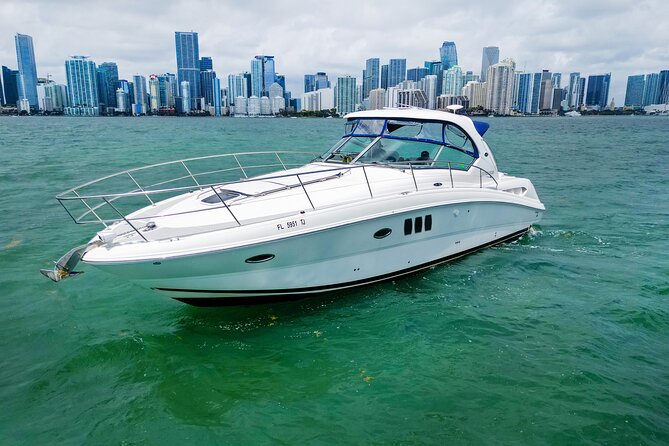 Private Tour for 12 People on a 40 Ft Yacht, Ft Lauderdale Bay