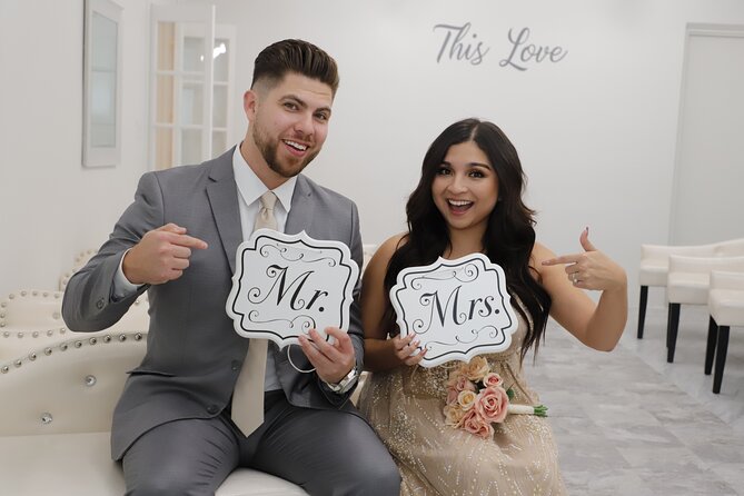 Quickie Las Vegas Wedding at Paradise Wedding Chapel