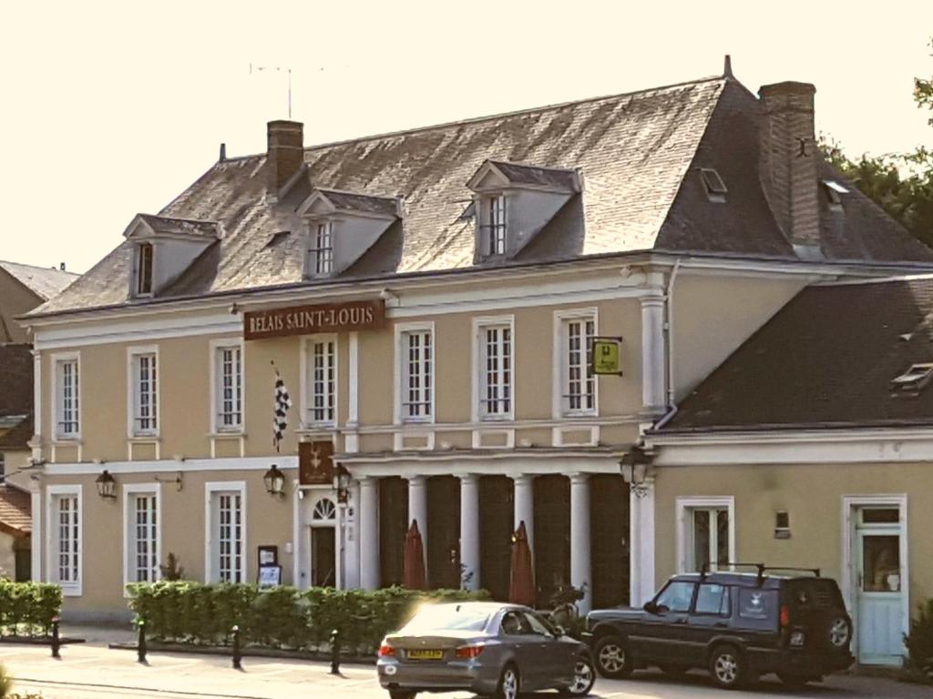 Relais Saint Louis, Logis - Hotel Overview and Location