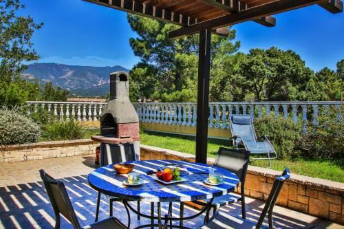 Residence of the Oso Bridge - Property Overview and Location