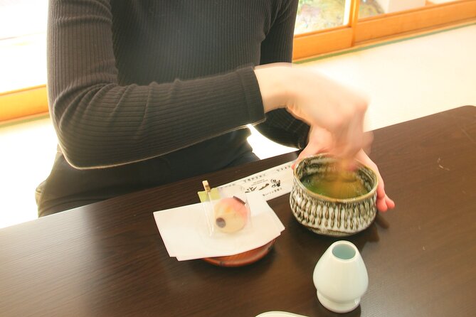 Retro Tokyo Walk: Visit Hidden Café & Make Your Own Matcha