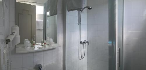 Robinson Hotel - Hotel Overview and Location