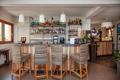 Scandola Hotel - Location and Accessibility