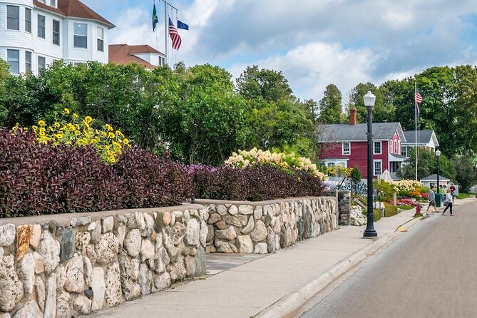 Scenic Mackinac Island: A Self-Guided Cycling Audio Tour