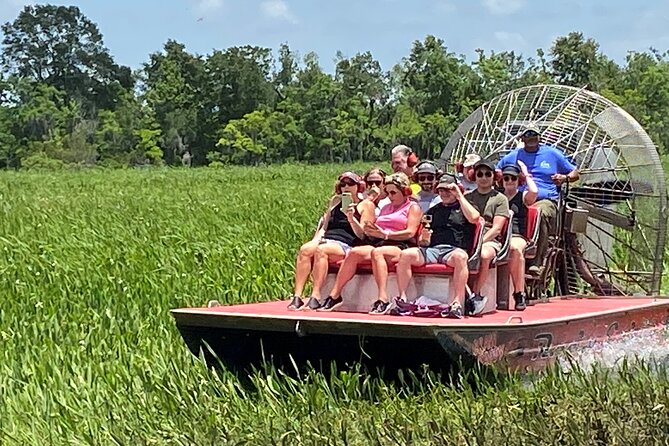Small Airboat and Oak Alley Plantation Tour From New Orleans