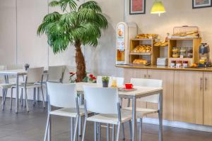 Sure Hotel by Best Western Nantes Saint-Herblain - Hotel Overview and Location