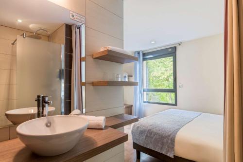 Sure Hotel by Best Western Reims Nord - Hotel Overview