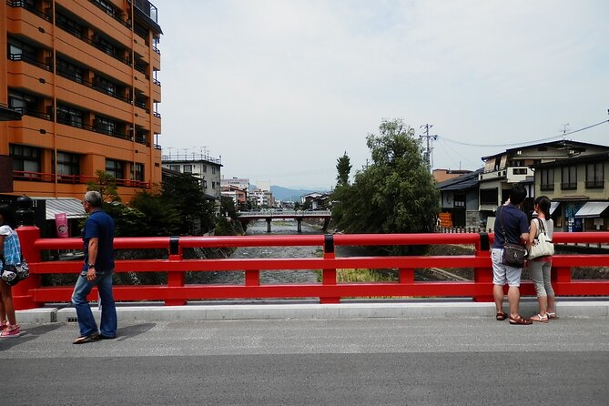Takayama and Shirakawago Private Guided Tour Using Minivan - Tour Overview