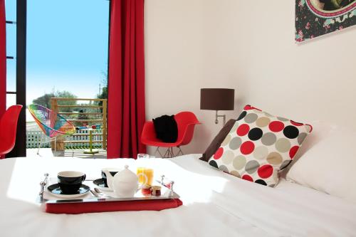 The Canisses - Hotel Overview and Location