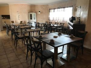 The Devem De Mirapier - Overview of Le Devem De Mirapier