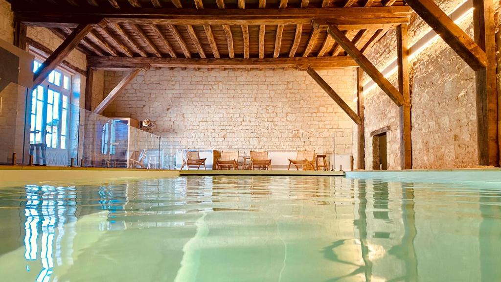 The Domaine De Mestré, the Originals Relais - Hotel Overview and Location