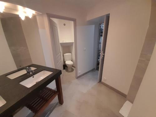 The Gabare 1 - Property Overview and Location