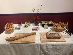 The House by the Lake - Overview of La Maison Du Lac