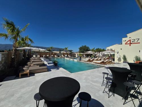 The Lodges of Luberon - Overview of Les Loges Du Luberon