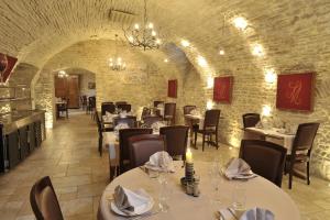 The Marius - Hotel Overview and Location