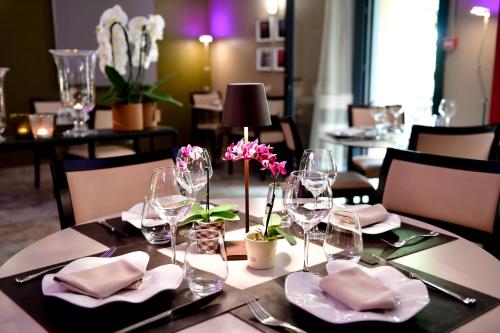 The Mas Des Aigras - Charming Hotel in Provence - Location and Accessibility