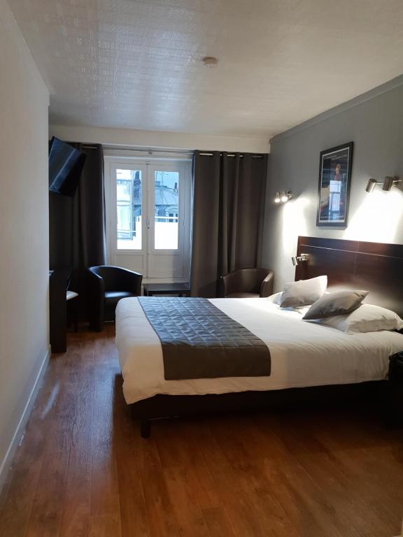 The Napoleon - Hotel Overview and Location