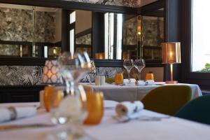 The Originals Boutique, Hotel La Colonne De Bronze, Saint-Valéry-Sur-Somme - Hotel Overview
