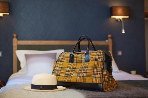 The Originals Boutique, Hotel La Colonne De Bronze, Saint-Valéry-Sur-Somme - Overview of the Originals Boutique, Hôtel La Colonne De Bronze