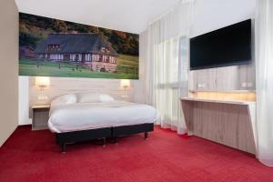 The Originals City, Hotel Acadine, Pont-Audemer - Hotel Overview and Location